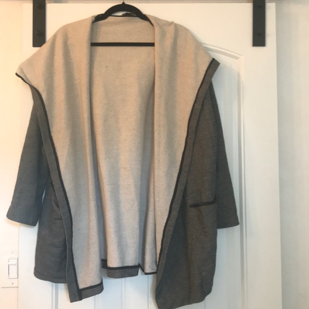 Vena cava cozy hooded sweater